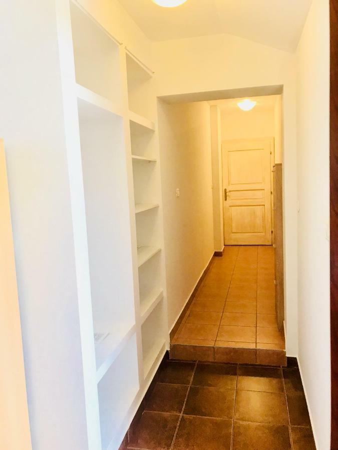 Apartments Vidovic Cezarji Bagian luar foto