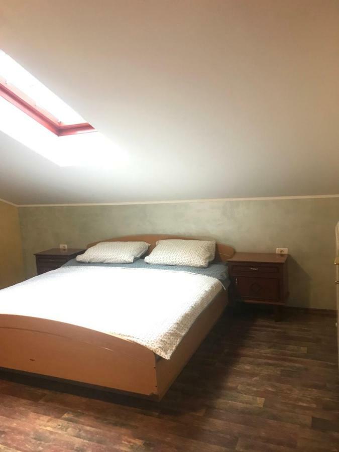 Apartments Vidovic Cezarji Bagian luar foto