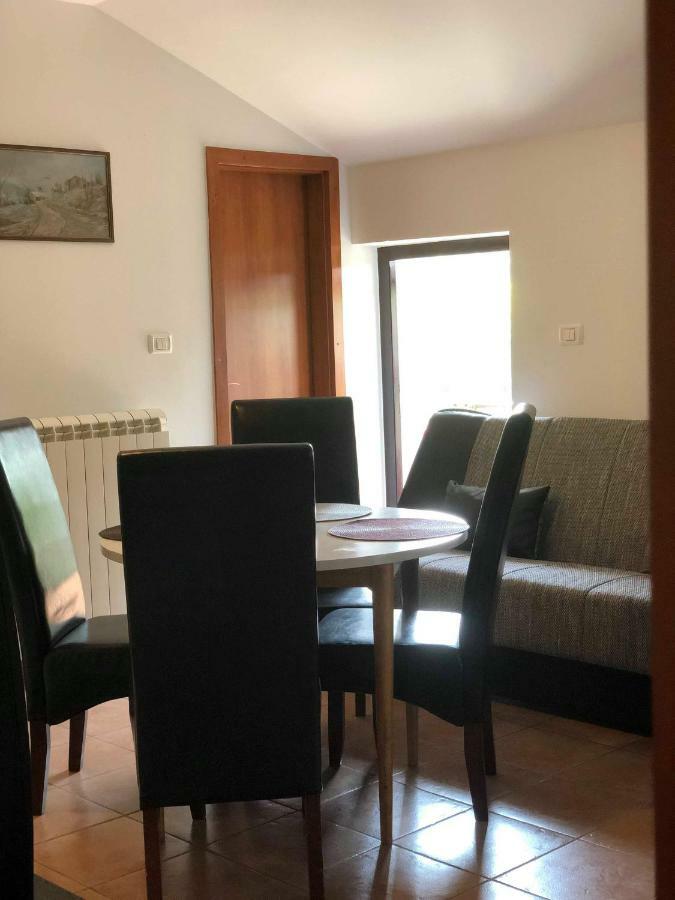 Apartments Vidovic Cezarji Bagian luar foto